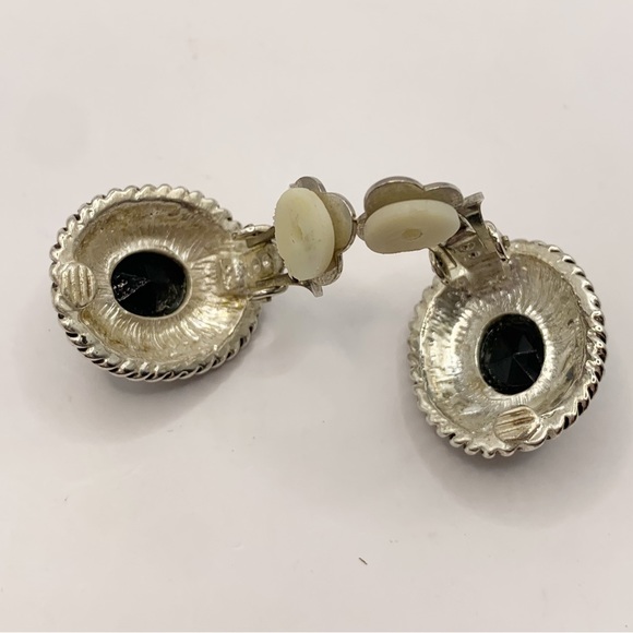 Silver gold rope textured setting with dark faceted glass stone clip on earrings - Picture 14 of 16